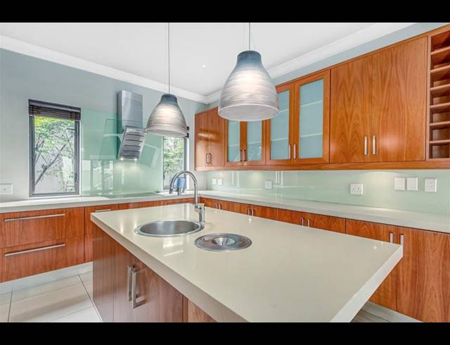 4 BEDROOM HOUSE FOR SALE IN SANDOWN